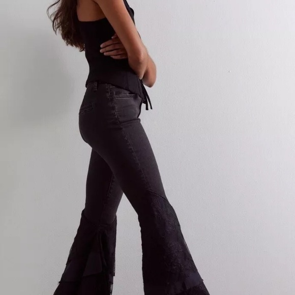 Free People We The Free Mystique Lace Flare Jean Tiered Piecing Hemline Stretch - Picture 3 of 9